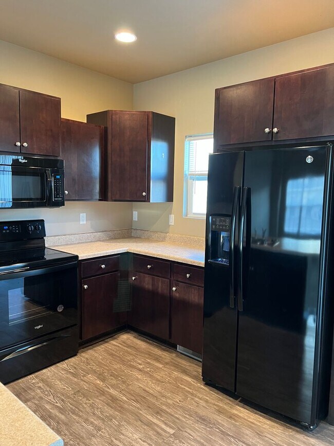 Building Photo - Great Home Available Johnston Schools