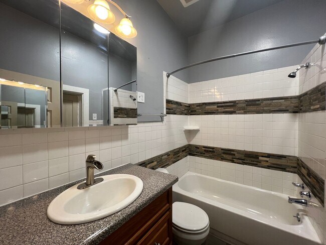 Building Photo - Historic Home Close to Downtown Loveland!