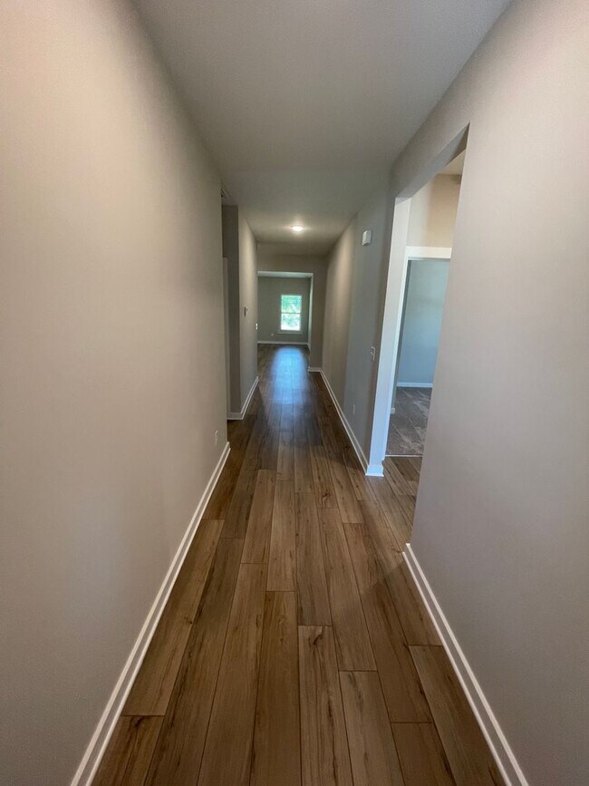 Building Photo - Home for Rent in Jasper, AL!!! Available to View with 48 Hour Notice!!! ***SIGN A 13 MONTH LEASE ...