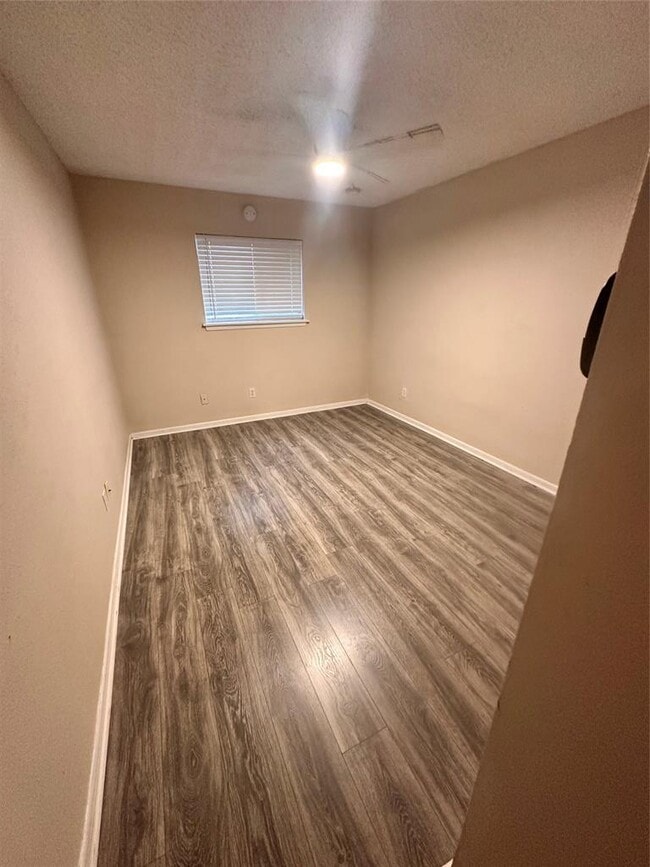 Building Photo - 1725 Toomey Rd