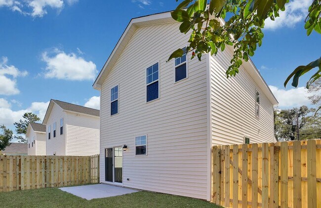 Building Photo - 1007 Campbell St