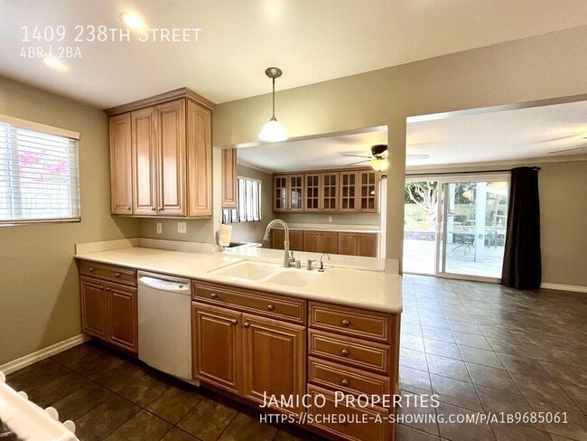 Building Photo - 1409 238th St