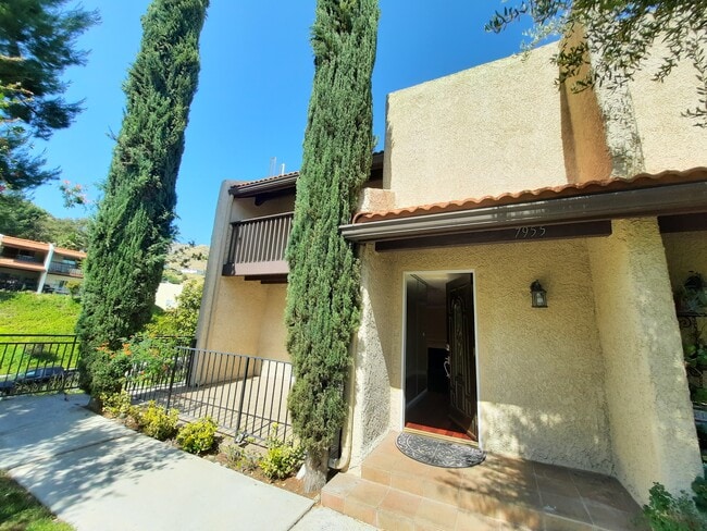 Building Photo - 7955 Vía Latina