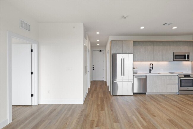 Building Photo - 4315 S Congress Ave