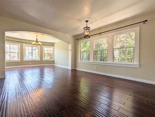 Building Photo - Beautiful 2-Bedroom Home Now Available