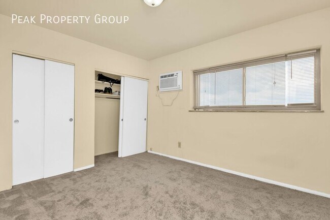 Building Photo - 2971 Deckebach Ave