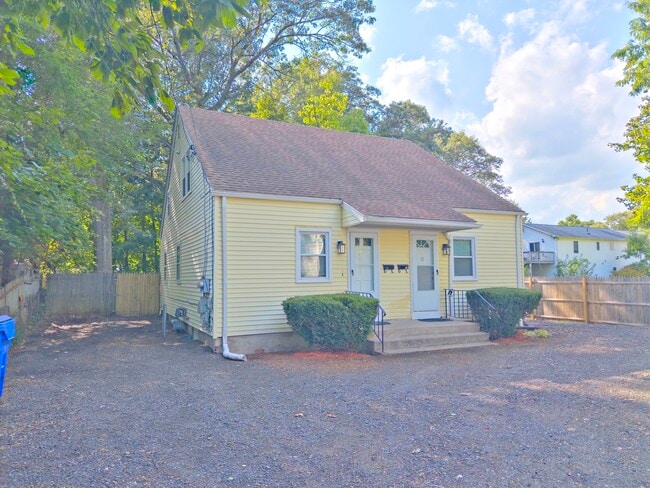 Building Photo - 8 Howard Ct