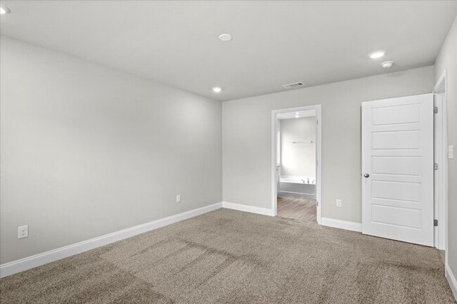 Building Photo - 18401 Elkwood Dr