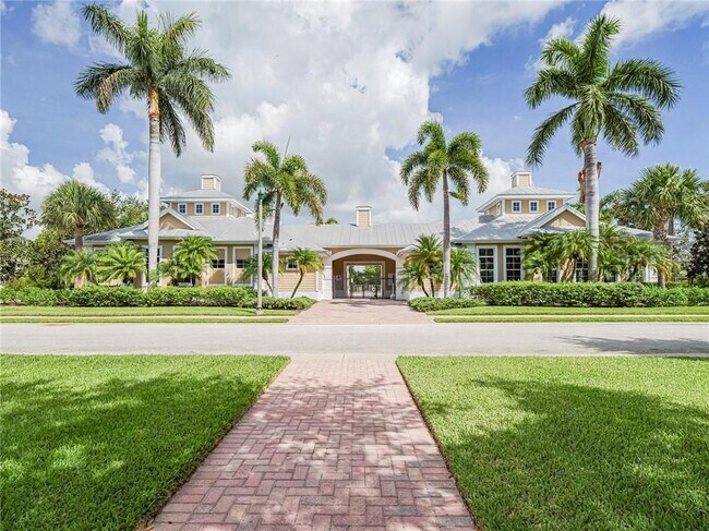 Building Photo - 1825 Bridgepointe Cir