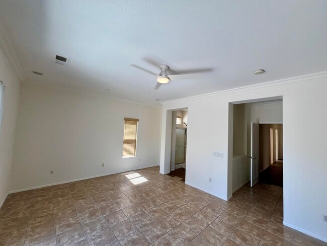 Building Photo - 728 Mira Grande