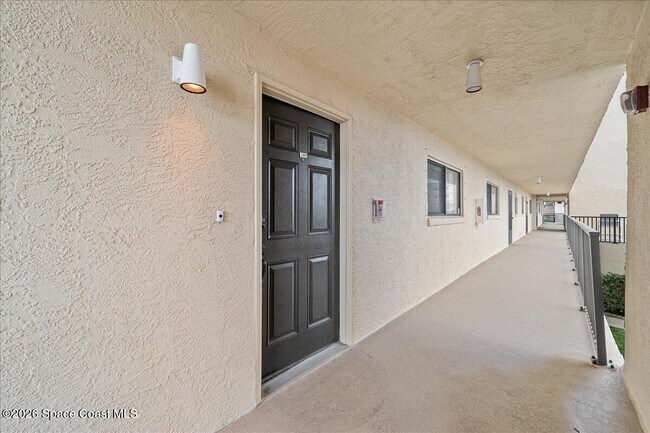 Building Photo - 555 Jackson Ave