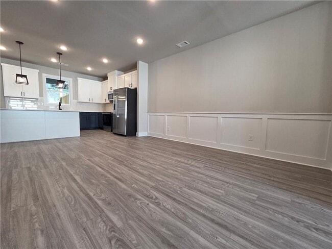 Building Photo - 6 Rock Pk Wy