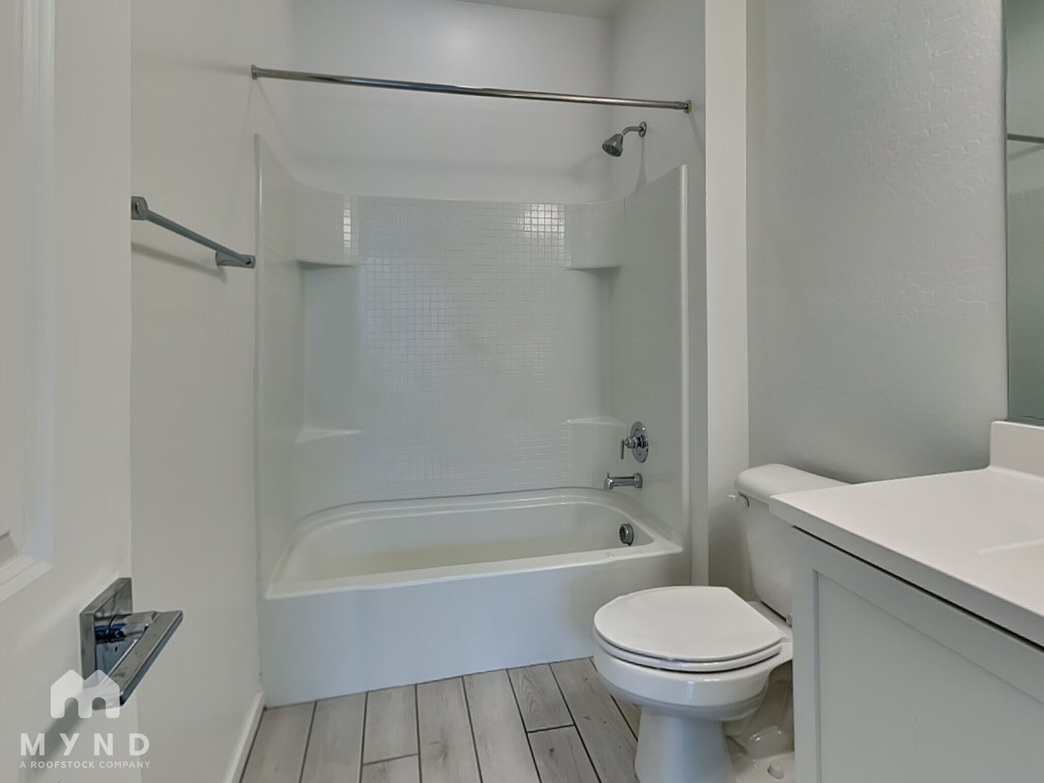 Building Photo - 901 S Smith Rd