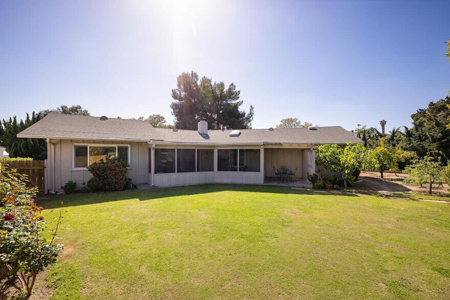 Building Photo - 7264 Glenflora Ave