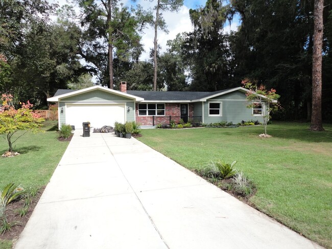 Primary Photo - Renovated 4 bedroom/2 bath home in the Sou...