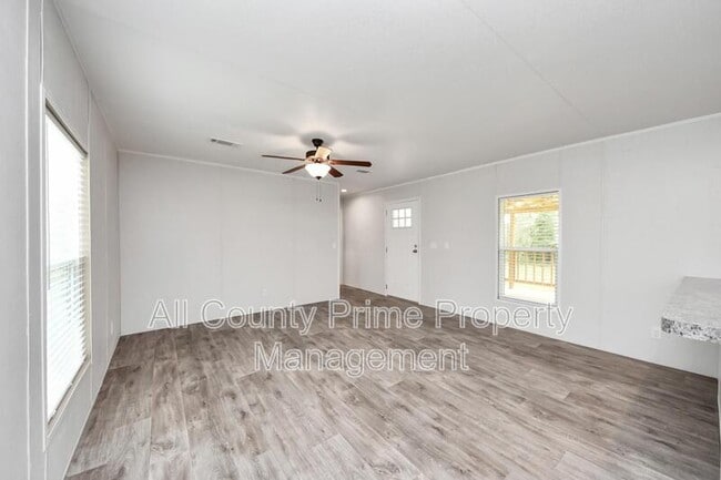 Building Photo - 1560 Brown Rd