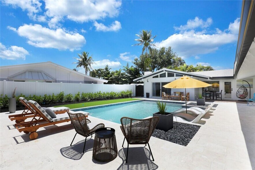 Building Photo - 278 Tropic Dr