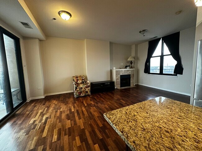 Building Photo - 1464 S Michigan Ave