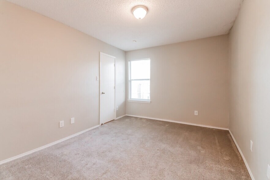 Building Photo - 12239 Ortega St