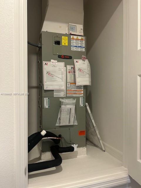 Building Photo - 271 Bottle Brush Dr