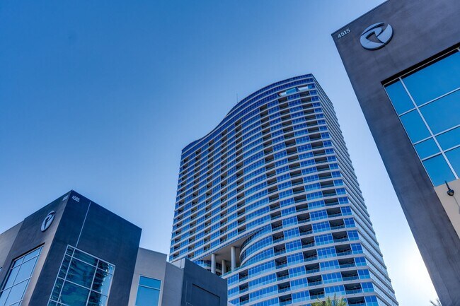 Building Photo - Panorama Tower 1-805