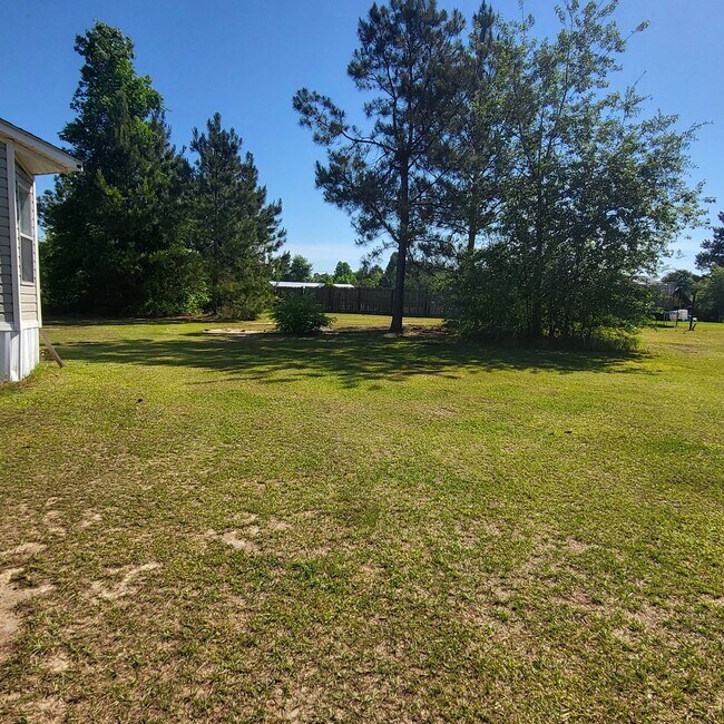 Building Photo - 710 Blue Bird Dr