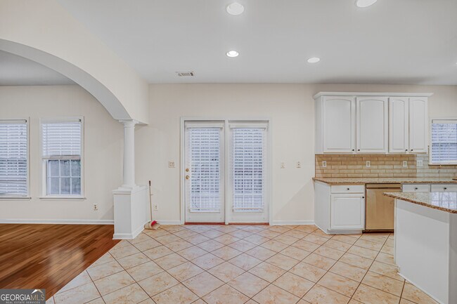 Building Photo - 7646 Forest Glen Way