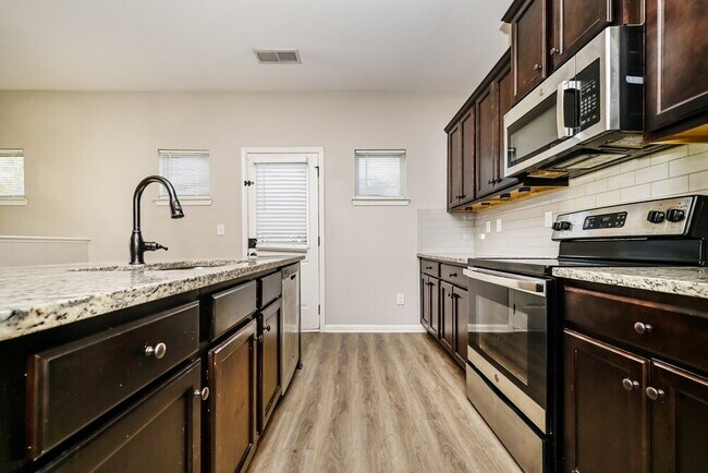 Building Photo - 706 Galveston Way