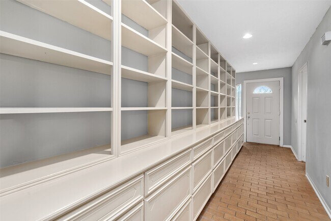 Building Photo - 53 River Creek Way