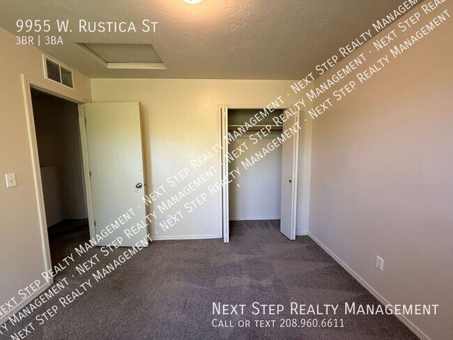 Building Photo - 9955 W Rustica St