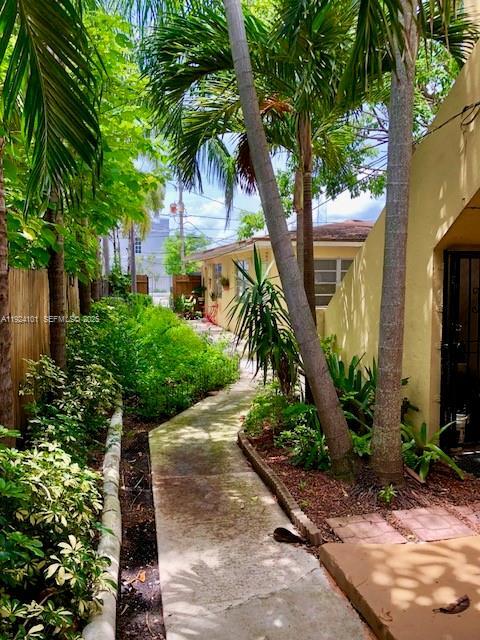 Building Photo - 586 NE 62nd St