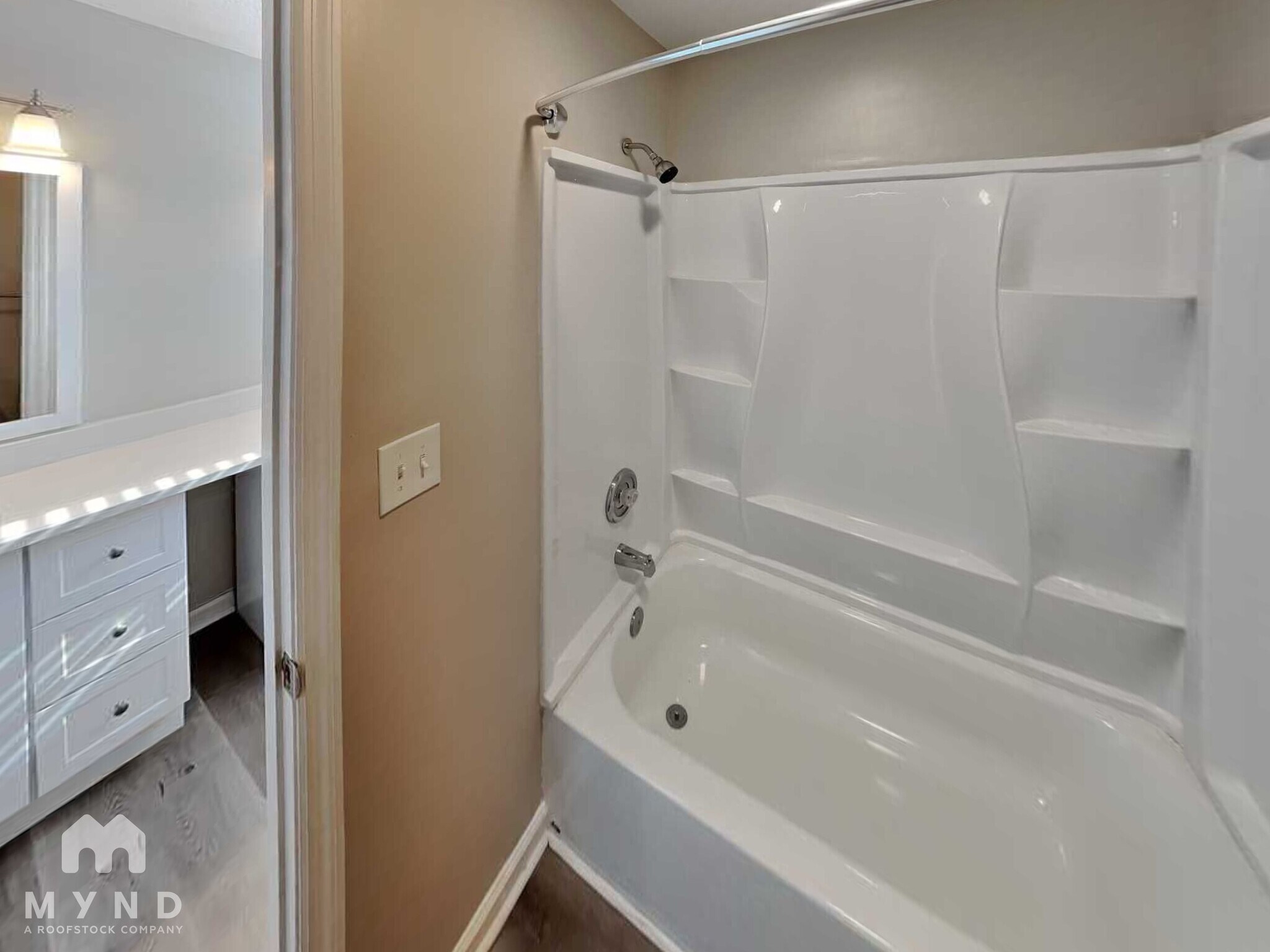 Building Photo - 11200 Leadenhall Ln