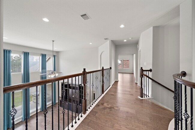 Building Photo - 3907 Pinecrest Peak Dr