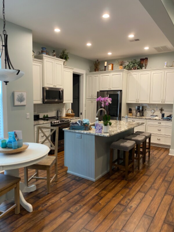 Building Photo - 5 Sky View Manor