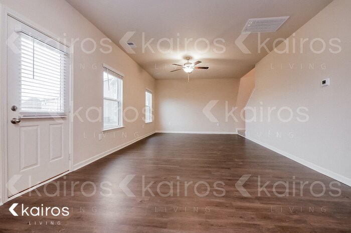 Building Photo - 1027 Pilgrim Ln