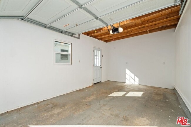 Building Photo - 1034 Bay St