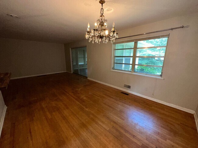 Building Photo - Home for Rent Near Mountain Brook