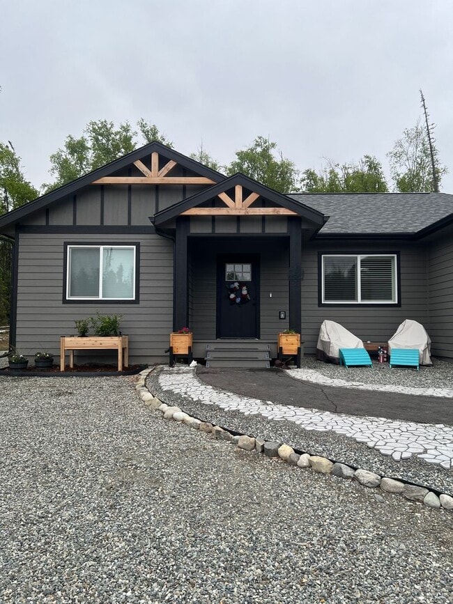 Building Photo - Aurora Heights Ranch