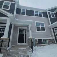 Building Photo - 233 Settlers Pl