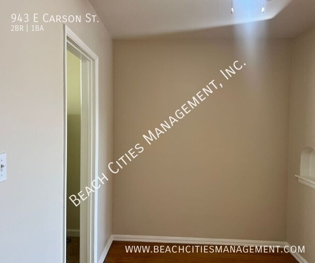 Building Photo - 943 E Carson St