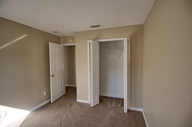Building Photo - 13118 Pinyon Dr