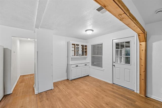 Building Photo - 916 W Sanford St