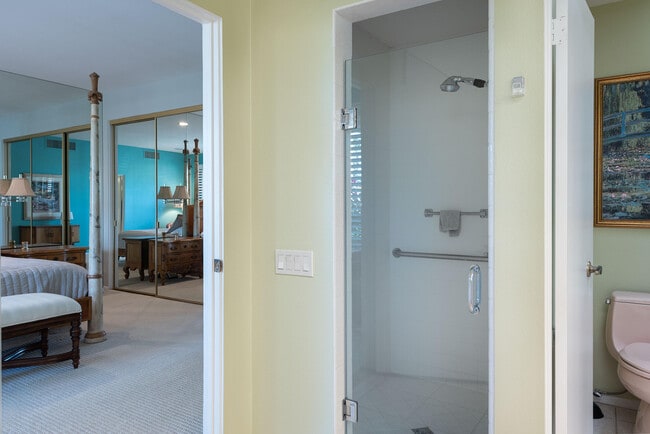 Building Photo - 66 Dartmouth Dr