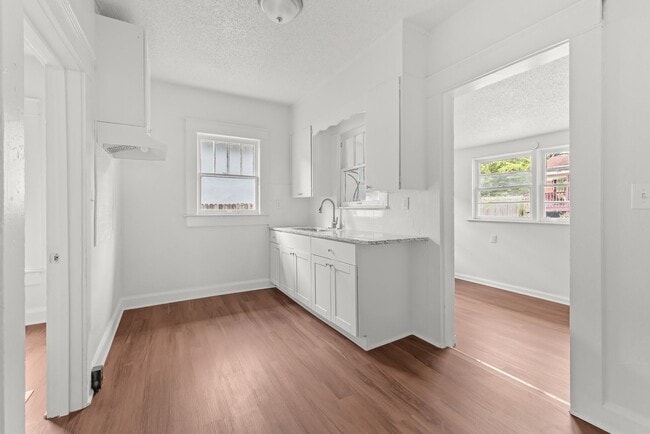 Building Photo - 1609 Jefferson Ave SW