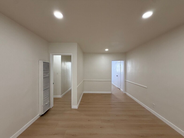 Building Photo - 7339 Woodman Ave