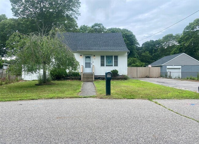 Primary Photo - 10 Claremont Dr
