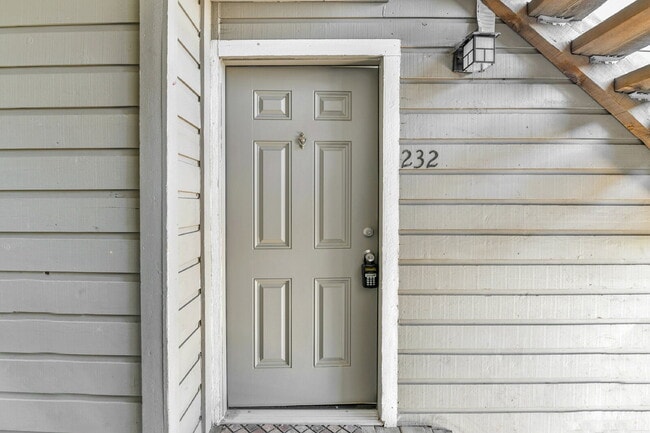 Building Photo - $995.00, Studio and 1 bath located in Denver.
