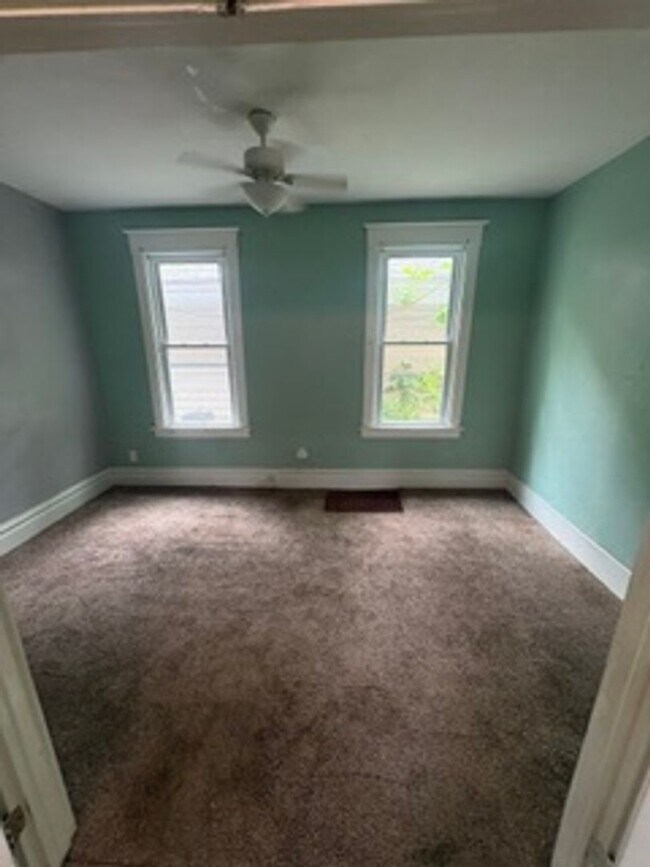 Building Photo - 4 bedroom single family home in Peoria for Rent