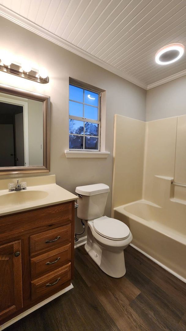 Building Photo - 208 S Ginger Dr