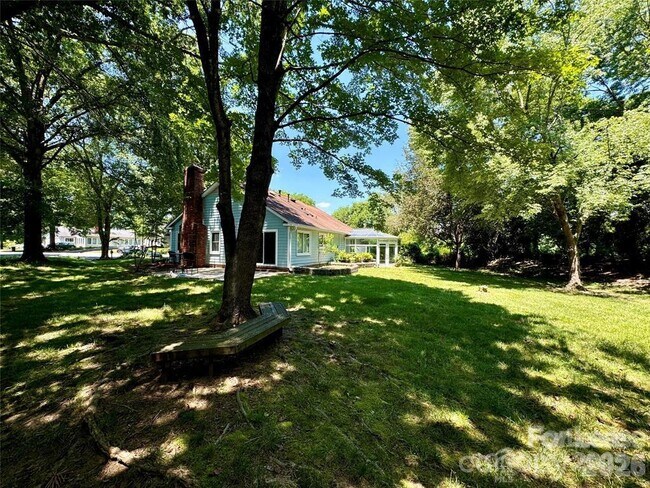 Building Photo - 2423 Emstead Ct